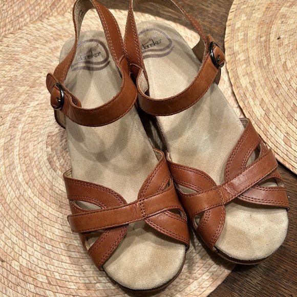 DANSKO LEATHER SEASON SANDAL - SIZE 38 - Picture 1 of 4